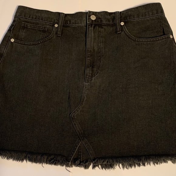 Madewell Dresses & Skirts - Madewell Denim Skirt- Size 32